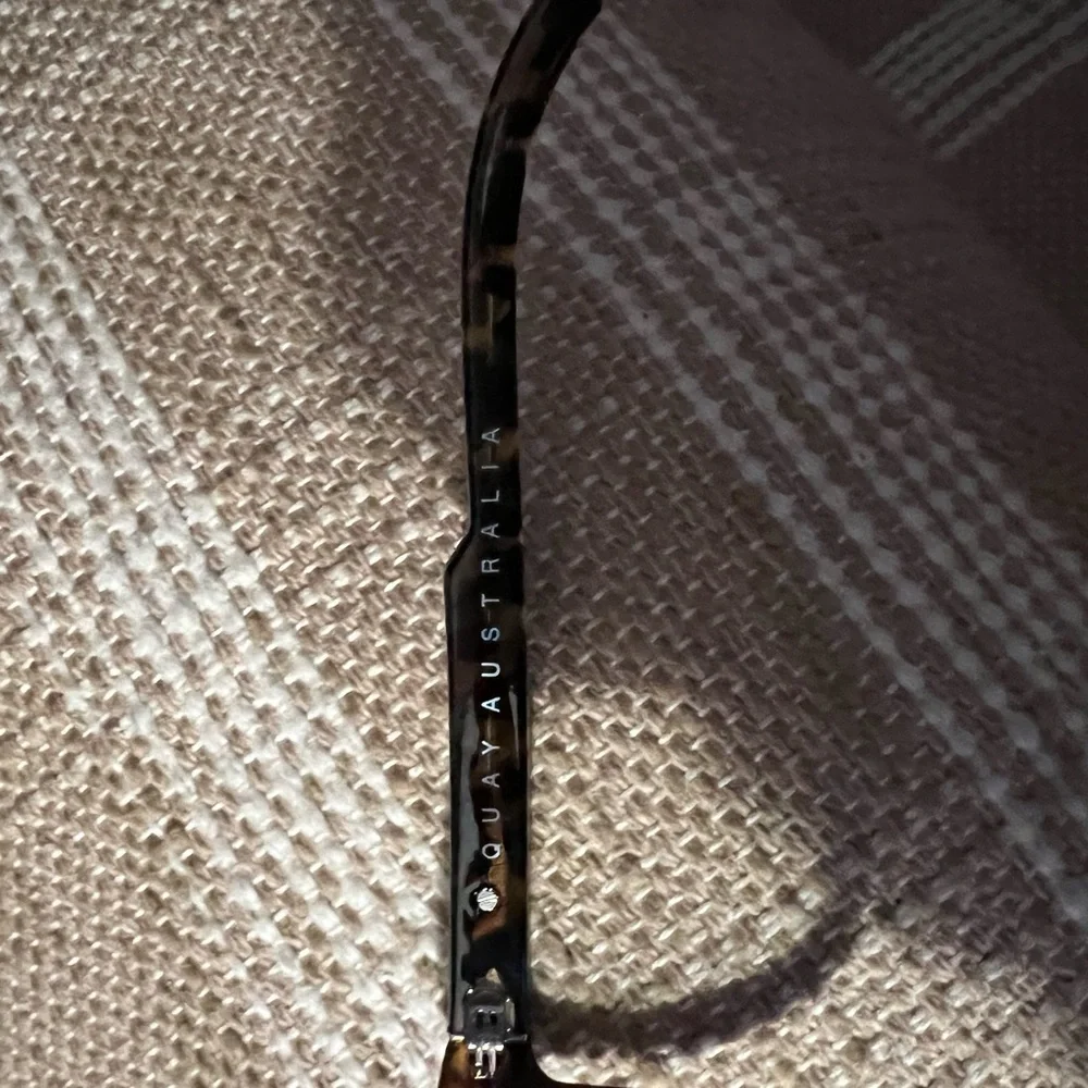 Quay Hardwire Bluelight Glasses - Picture 4 of 4